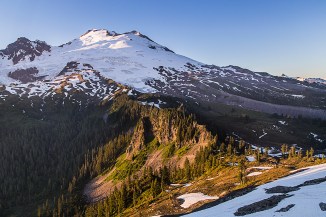 Mount Baker. Te ridge on the right is Railroad Grade