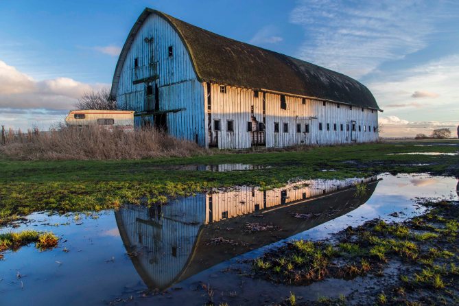 Barn along Fir Island Road, Skagit Valley